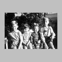 011-0290 Die vier Kinder der Familie von Frantzius, Eckhard, Wolf-Dietrich, Gisela, Ruediger.jpg
